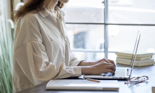 Atribut Yang Memperlihatkan Anda Termasuk Kelas Menengah