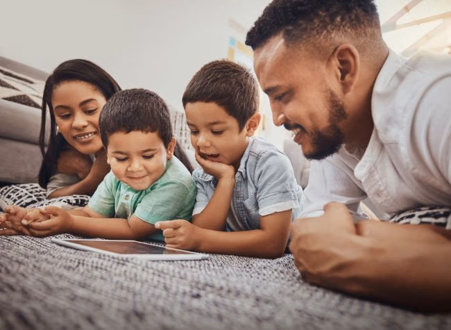 Pentingnya Membatasi Screen Time Pada Anak, Yuk Kita Bahas