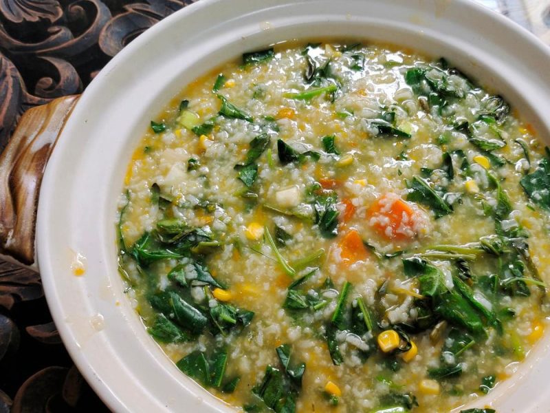 Tinutuan, Bubur Manado Kaya Gizi dan Warna dari Sulawesi Utara